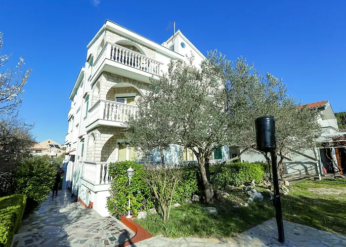 Kristijan Apartment *