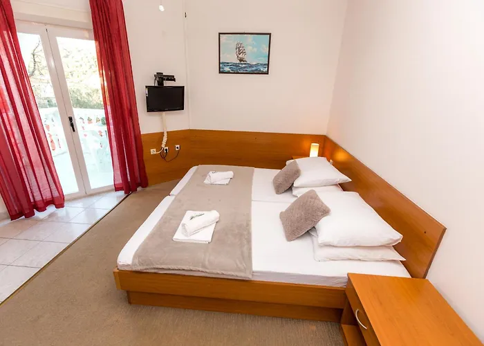 Kristijan Apartment *