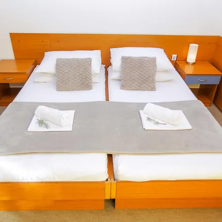 Kristijan Apartment *